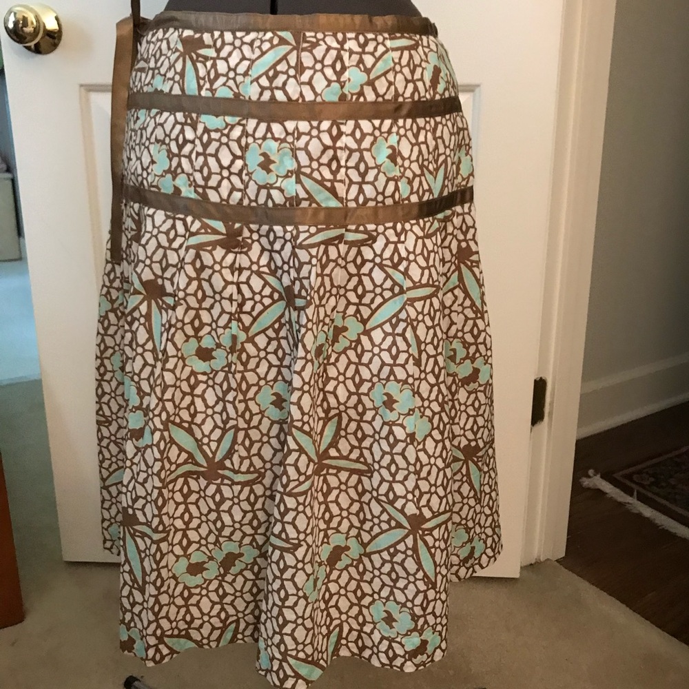 Gap, size 6, mid length skirt brown and turquoise